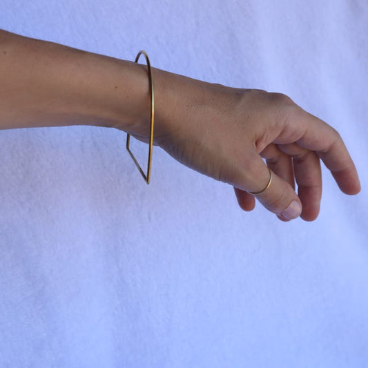 D-shape Bangle